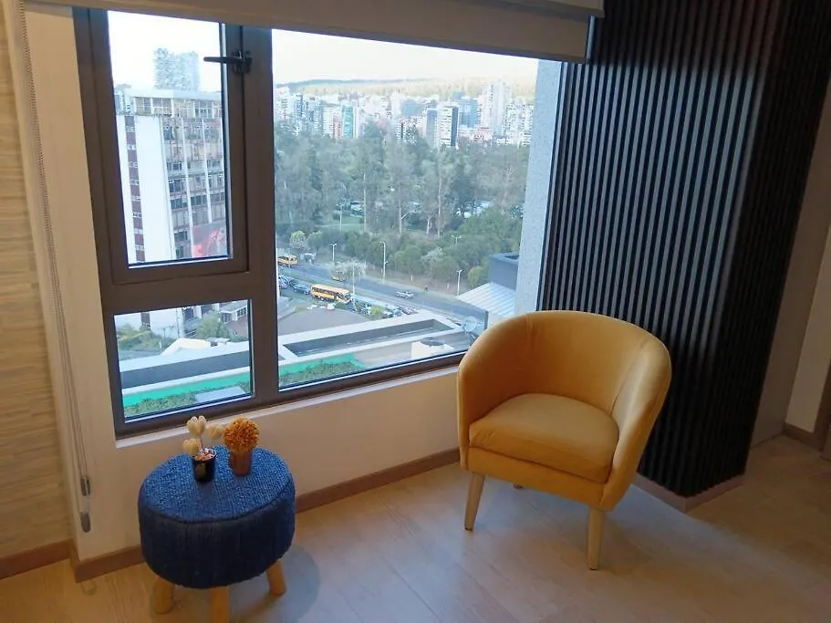 Extraordinario Estudio, Ubicacion Perfecta Quito 0*,  Ecuador